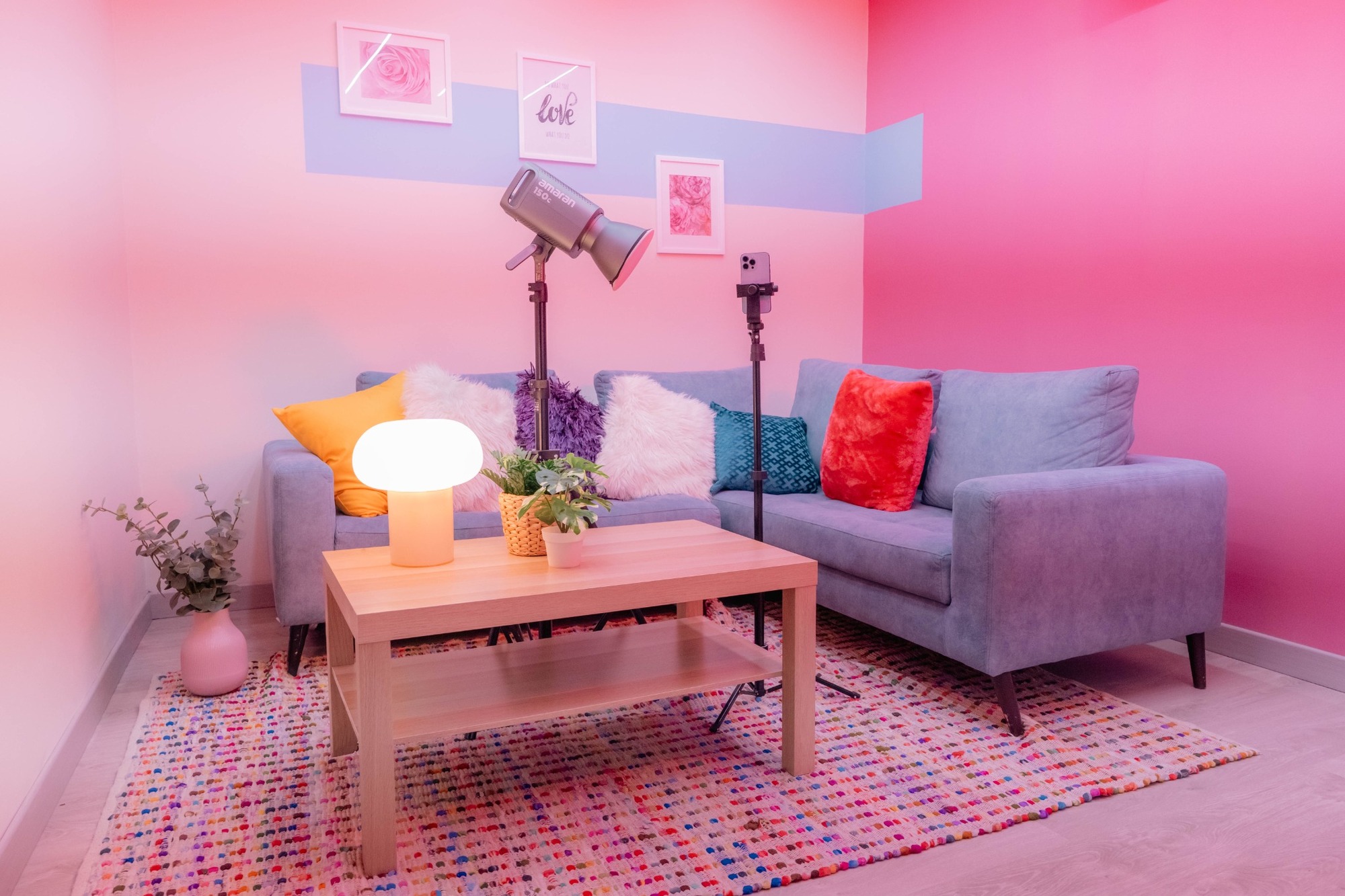 Pink content room